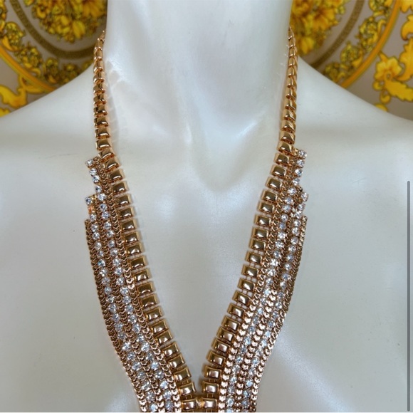 Showstopper NWT Elegant Gold plated Crystal and Gold Necklace SHIPS FREE - Picture 4 of 4
